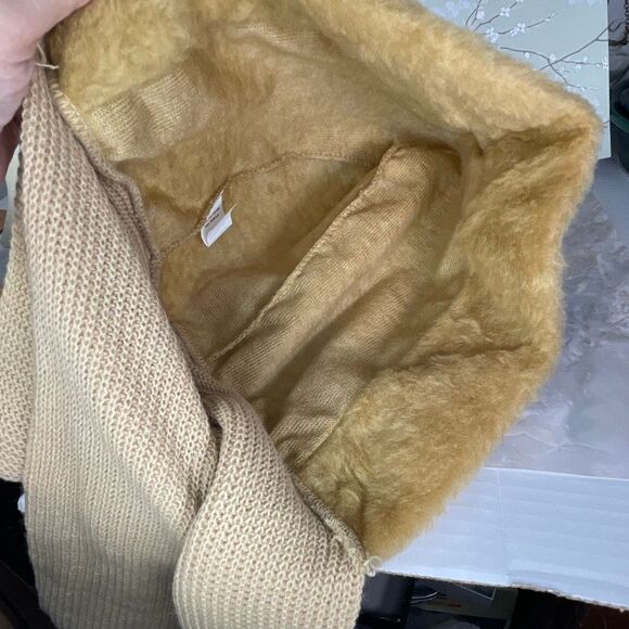 Vintage made in Canada ( tags) faux fur w/ scarf. - Picture 7 of 8